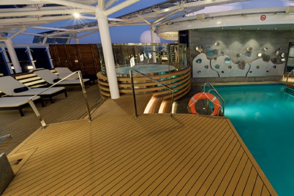 MSC_Yacht_Club_Pool.jpg